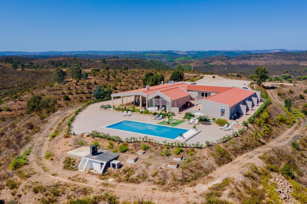Corte Velada Guest House By Lovelystay Lagos Exterior photo